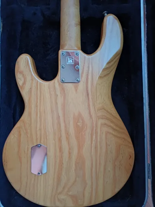 Guitare basse Music Man stingray 4 2EQ 1995