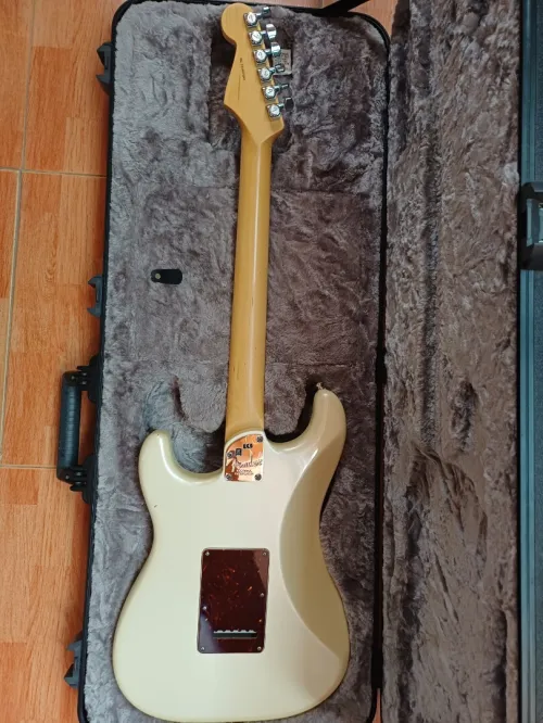 Guitare électrique fender stratocaster american elite