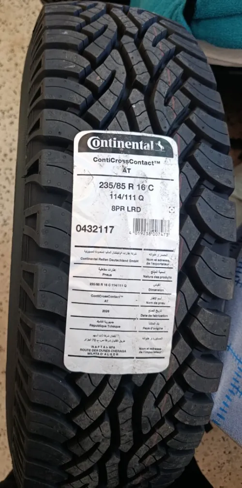 2 Pneus Continental 235/85R 16C