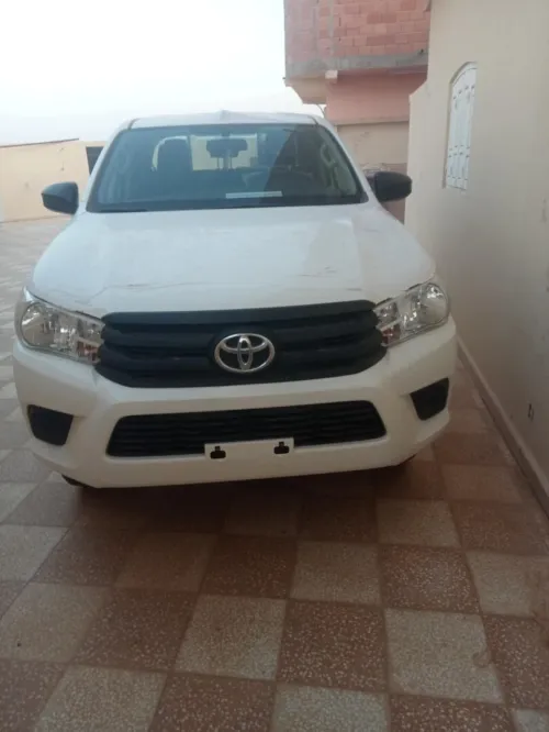 Toyota Hilux doubl cabin 4×4 2025 جنوب افريقيا