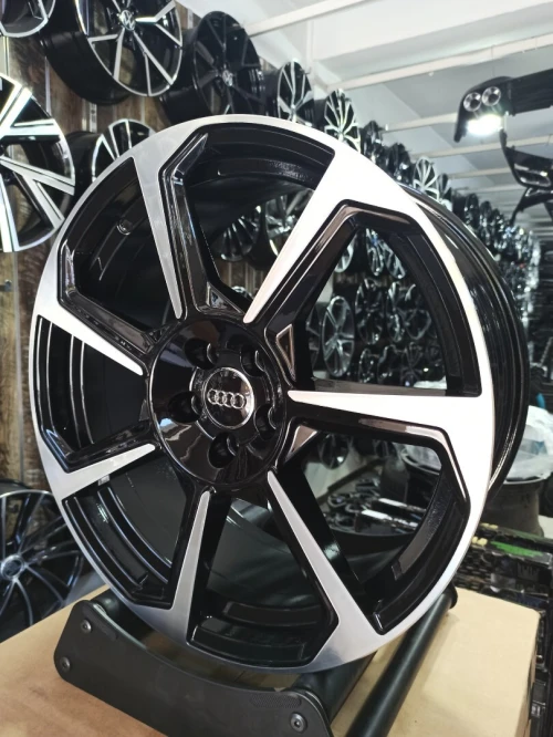Jantes en alliage Audi A1 R18