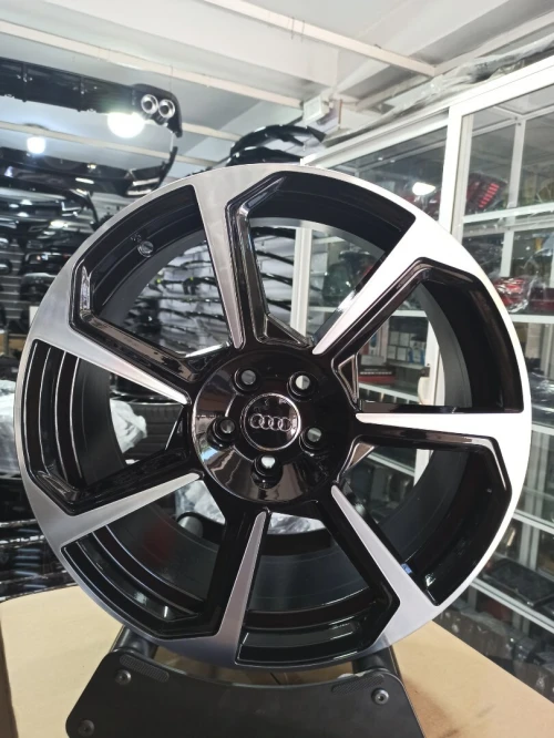 Jantes en alliage Audi A1 R18