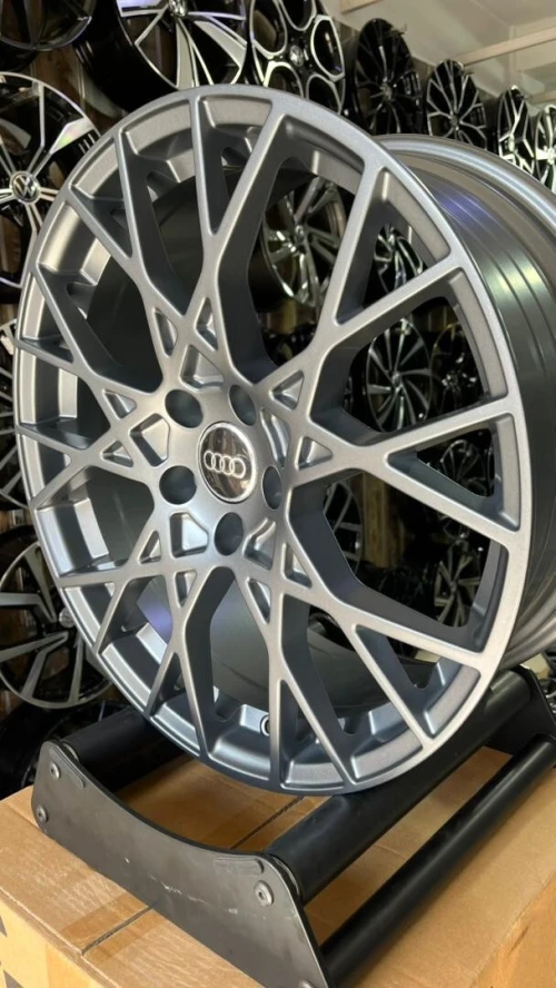 Jantes en alliage Audi RS3 la nouvelle R19