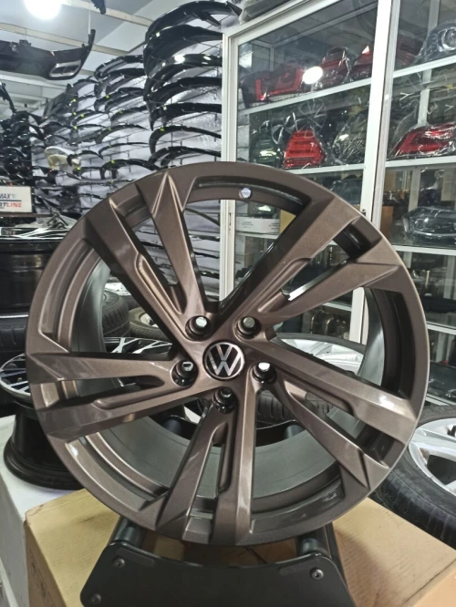 Jantes en alliage Volkswagen Tiguan et t-roc et golf 8 R18
