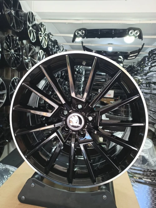 Jantes en alliage Skoda Fabia Monte-Carlo par 17