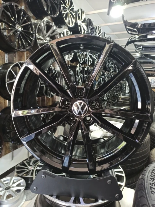 Jantes en alliage Pretoria par 17 adaptable sur Polo Fabia Ibiza