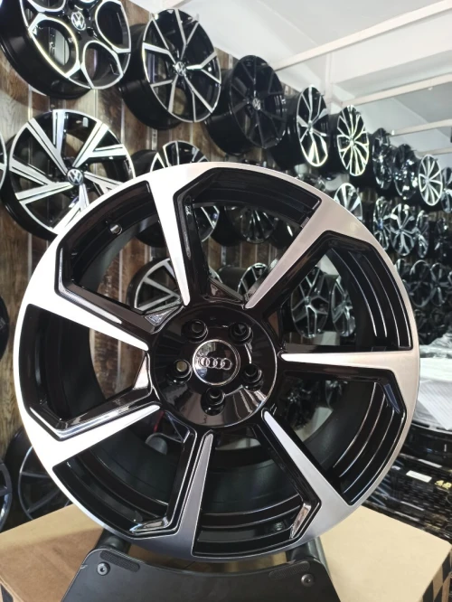 Jantes en alliage Audi A1 R18