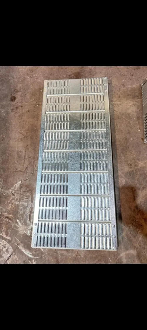 les grilles d'aération 3 militaires 