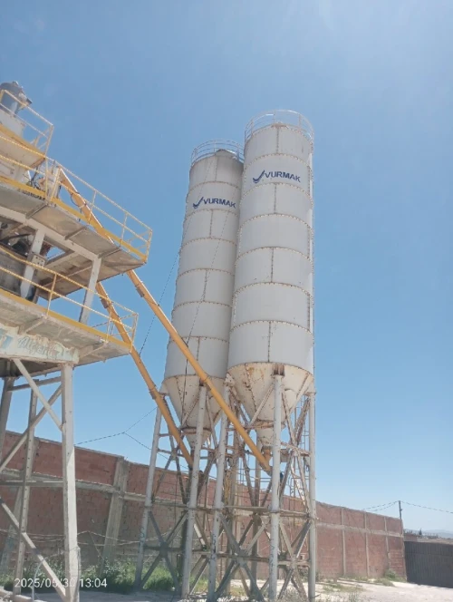 Montage et démontage et Réparation centrale à béton numéro  