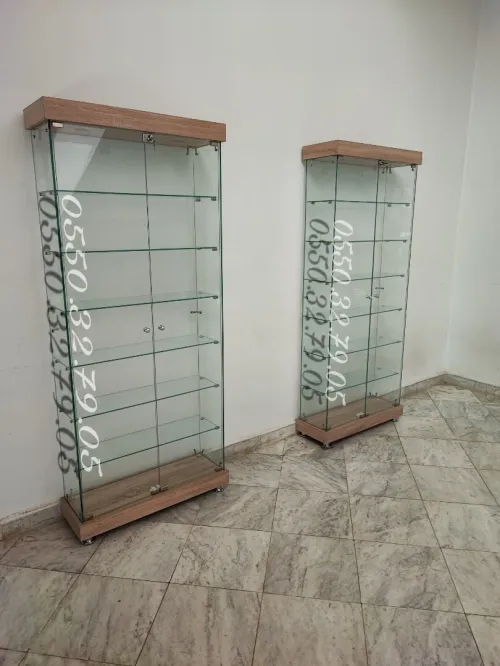 Vitrine et présentoir d'exposition
