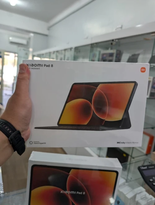 Xiaomi Pad 8 ( 8 GB / 256 GB ) + COVER AND KEYBOARD
