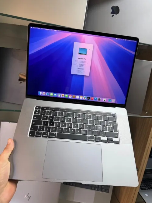 MacBook pro 2019 16puce TBARRE i7  16gb 512gb