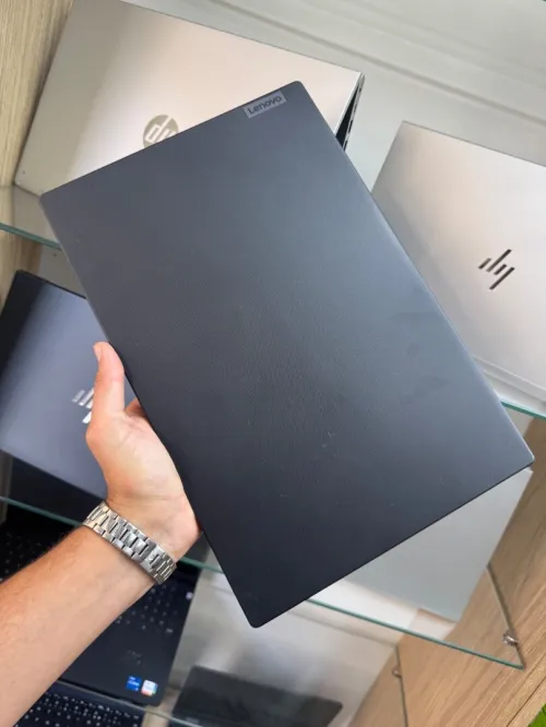 LENOVO V15  I5 1235U 8gb/256gb