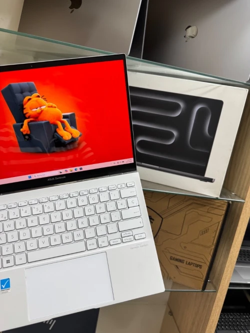ASUS ZENBOOK S13 OLED  Ryzen7 6800U 16GB/512GB