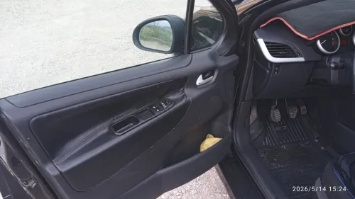 Peugeot 207 2011 Fennec