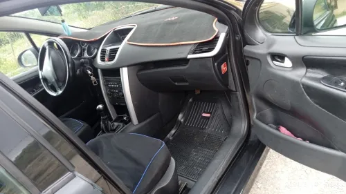 Peugeot 207 2011 Fennec