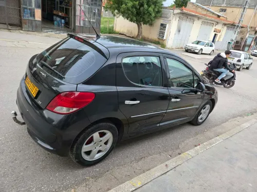 Peugeot 207 2011 Fennec