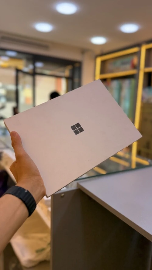 Microsoft Surface Pro 12 1st Edition  Édition Snapdragon X Plus 16GB  Go RAM  Gt RAM 512GB  Go   Gt Platinum