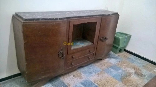 ANTIQUITE  BAHUT ET TABLE 