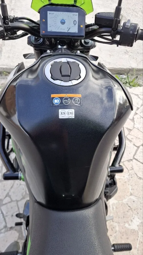Kawasaki Z900 2025