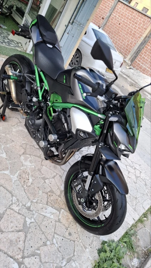 Kawasaki Z900 2025