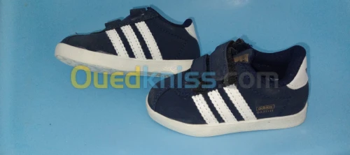 Baskets pointure 22