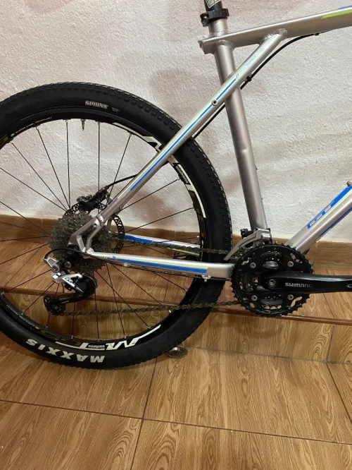 Vélo GT avalanche 