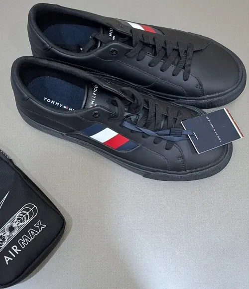 Tommy Hilfiger