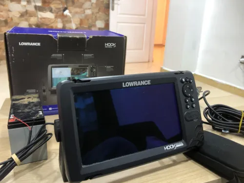 Sondeur gpsmap lowrance Hook révèle 9 triple shoot