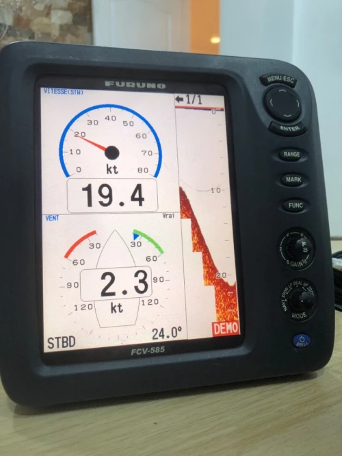 Sondeur furuno fcv 585 Avic sonde