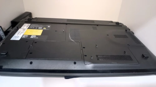 LAPTOP i3-2350M / 12GB RAM / 256GB SSD + 500GB HDD / Dolby Audio / Medion Akoya