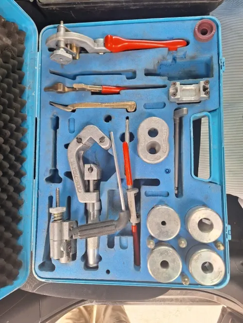 Coffret d'outils de préparation câble HT 