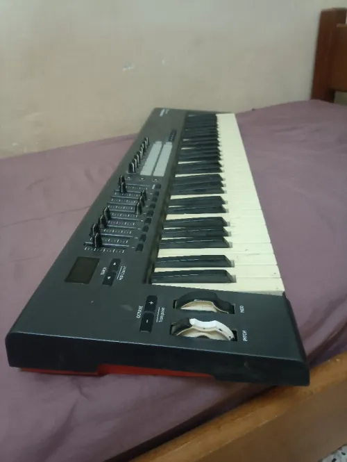 clavier midi novation Launchkey 61 5 octaves 