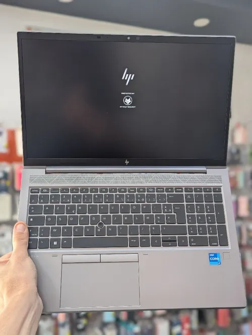 HP ZBOOK FIREFLY 15 G8 I7-1165G7  32GB 512 SSD  NVIDIA T500 4GB FULL HD