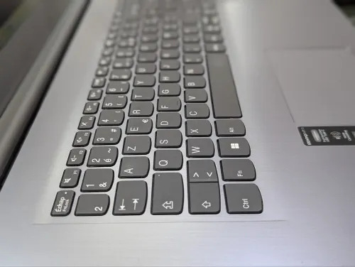 LENOVO IDEAPAD 3I I5 1235U 16 GB 512 SSD FULL HD 17.3"   