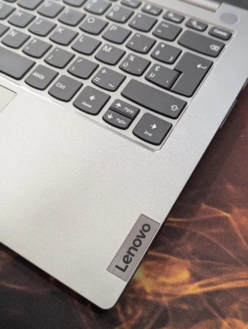 LENOVO THINKBOOK G4  RYZEN 3 5425U 8GB RAM 256 SSD ECRAN FULL HD