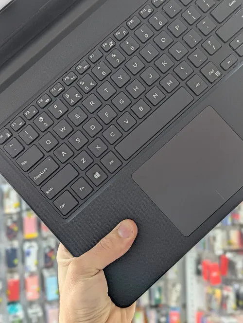DELL VOSTRO 15 3668 I7 7500U  8GB 256 SSD FULL HD  15.6"