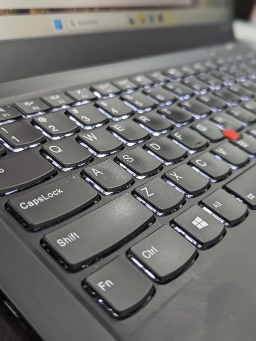 LENOVO X1 CARBON I7-6TH GÉNÉRATION 8GB RAM 256 SSD ECRAN FULL HD