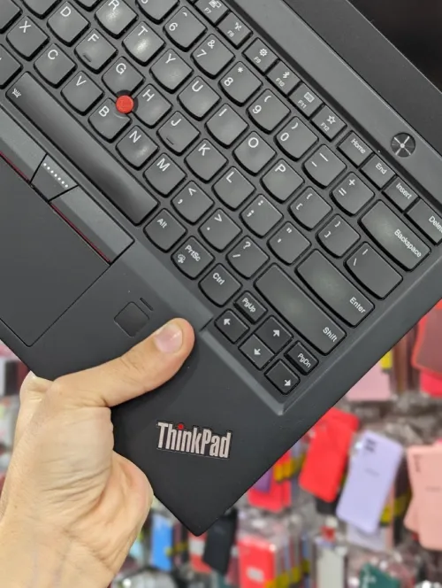 LENOVO X1 CARBON I7-6TH GÉNÉRATION 8GB RAM 256 SSD ECRAN FULL HD