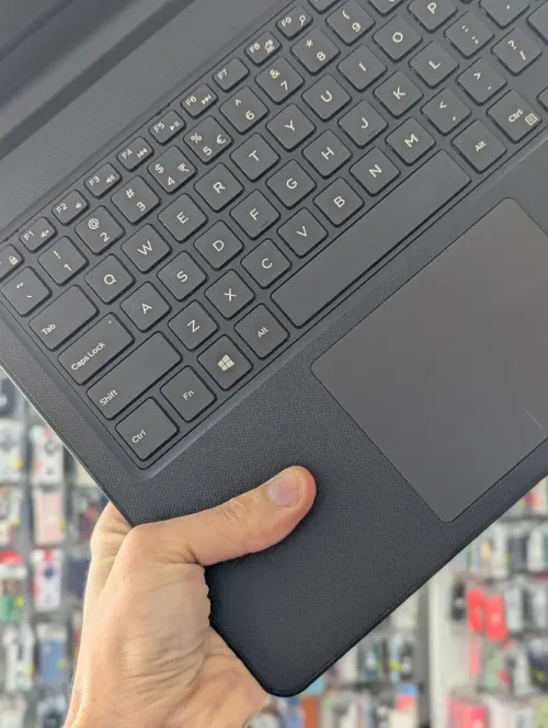 DELL VOSTRO 15 3668 I7 7500U  8GB 256 SSD FULL HD  15.6"