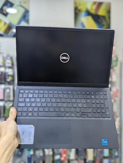 DELL inspiron 15 3520 I3-1215U  8GB RAM 256 SSD 15.6 POUCE
