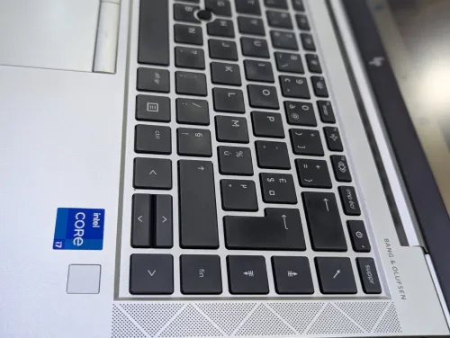 HP ELITEBOOK 840 G8 I7 11TH 16GB 512 SSD FULL HD  