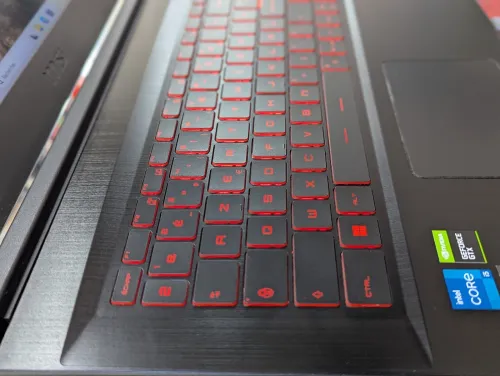 MSI GF 63 I5-11400H 16GB 512 SSD FULL HD GTX  1650 4GB  15.6" 