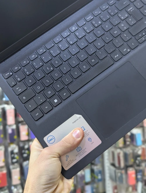 DELL inspiron 15 3520 I3-1215U  8GB RAM 256 SSD 15.6 POUCE