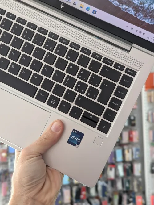 HP ELITEBOOK 640 G10 I5 1345U 13TH 16GB 512 SSD FULL HD