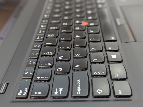 LENOVO THINKPAD X1 CARBON GEN 6 I7 8TH 16GB RAM 512 SSD 14" FULL HD