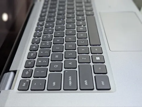 Dell latitude 5330 I5 1245U 16GB 256 SSD FULL HD 13.3" TACTIL X360