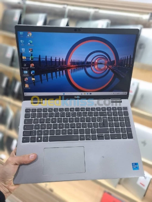 Dell Latitude 5520 I5 1145G7 16G 256 SSD 15.6" Full HD