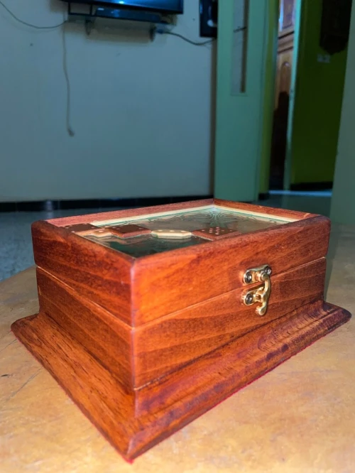 Coffret en bois artisanal fait main Finition élégante et design raffiné