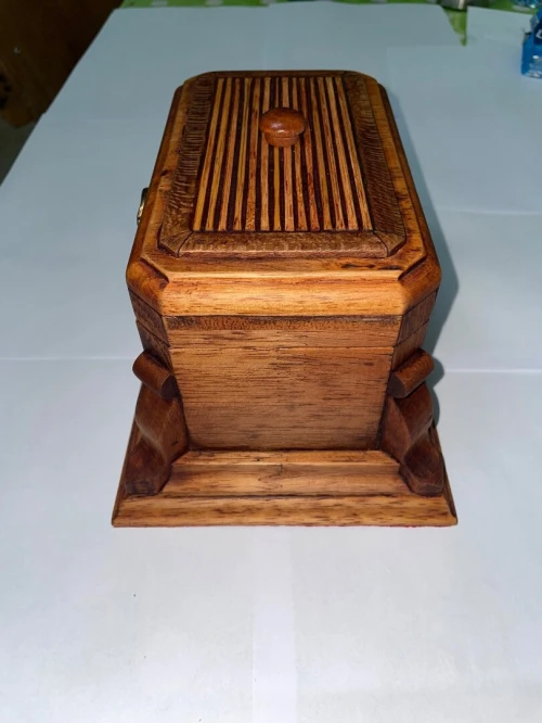 Coffret en bois artisanal fait main Finition élégante et design raffiné